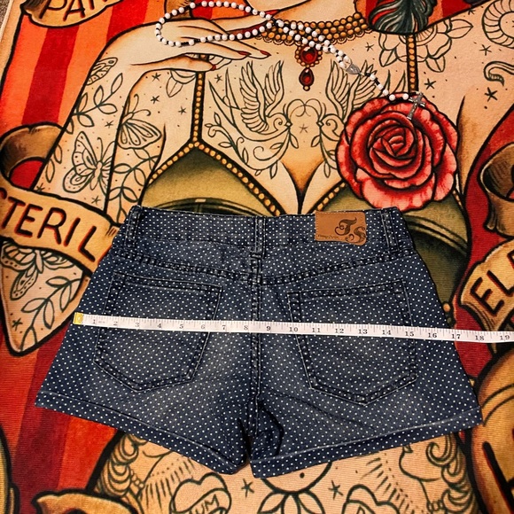 🫐ADORABLE POLKA-DOTED CUFFED DENIM SHORTS!🫐 - Picture 12 of 13